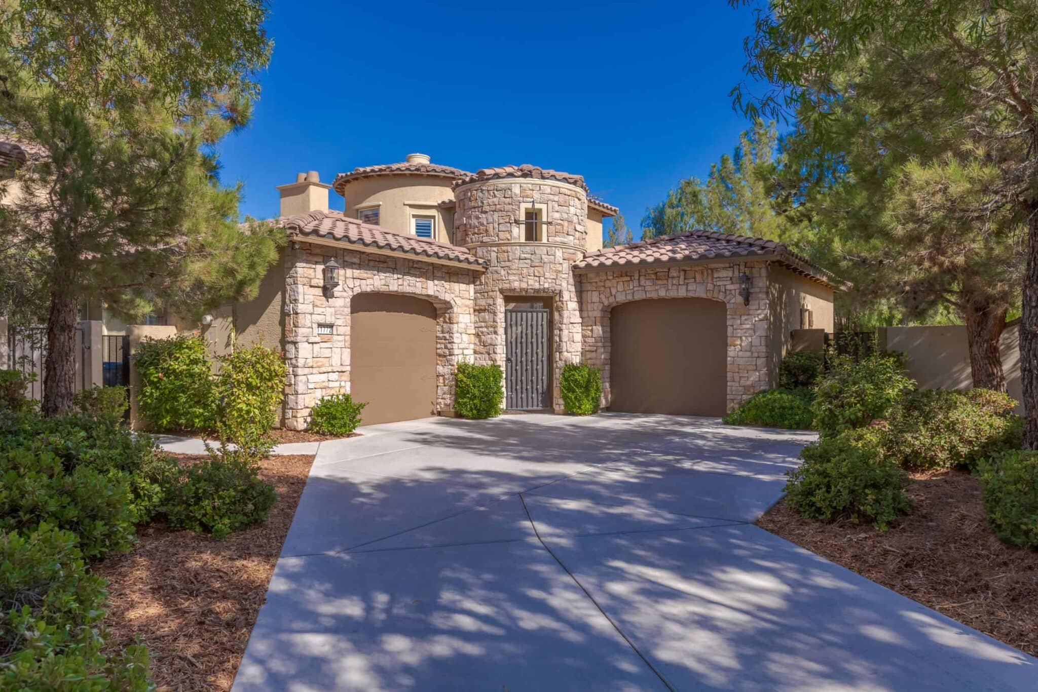 las-vegas-luxry-real-estate-realtor-rob-jensen-company-11772-canons-brooks-drive-southern-highlands03